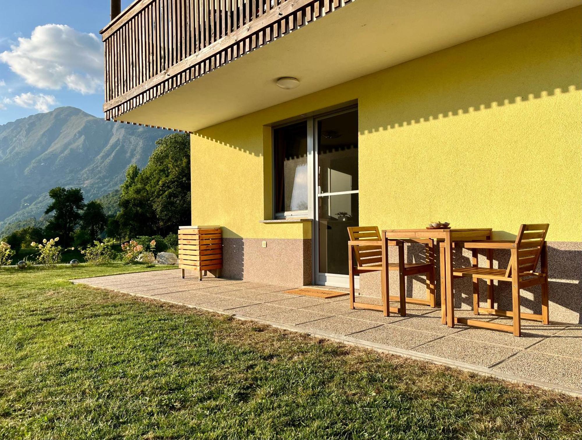 Cozy & Chic - Apartment With A Private Patio Kobarid Exterior photo